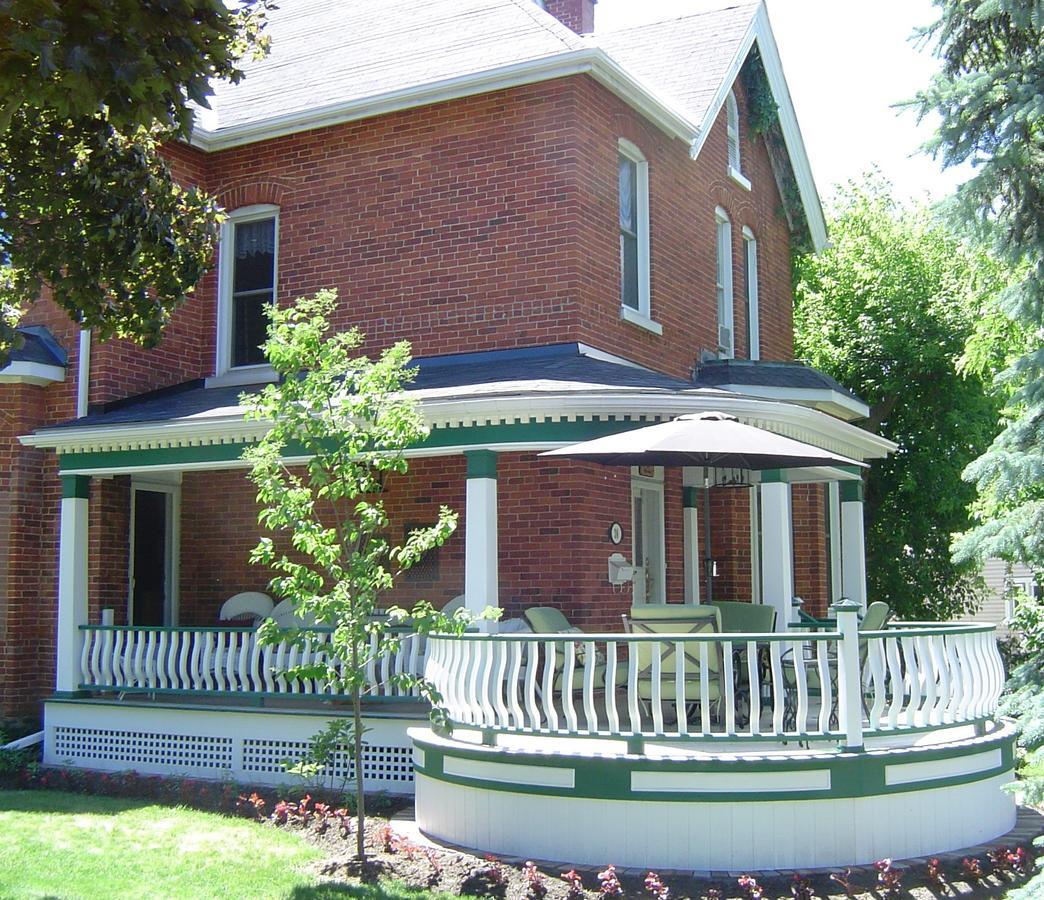 Clydesdale House Bed and Breakfast Barrie Εξωτερικό φωτογραφία