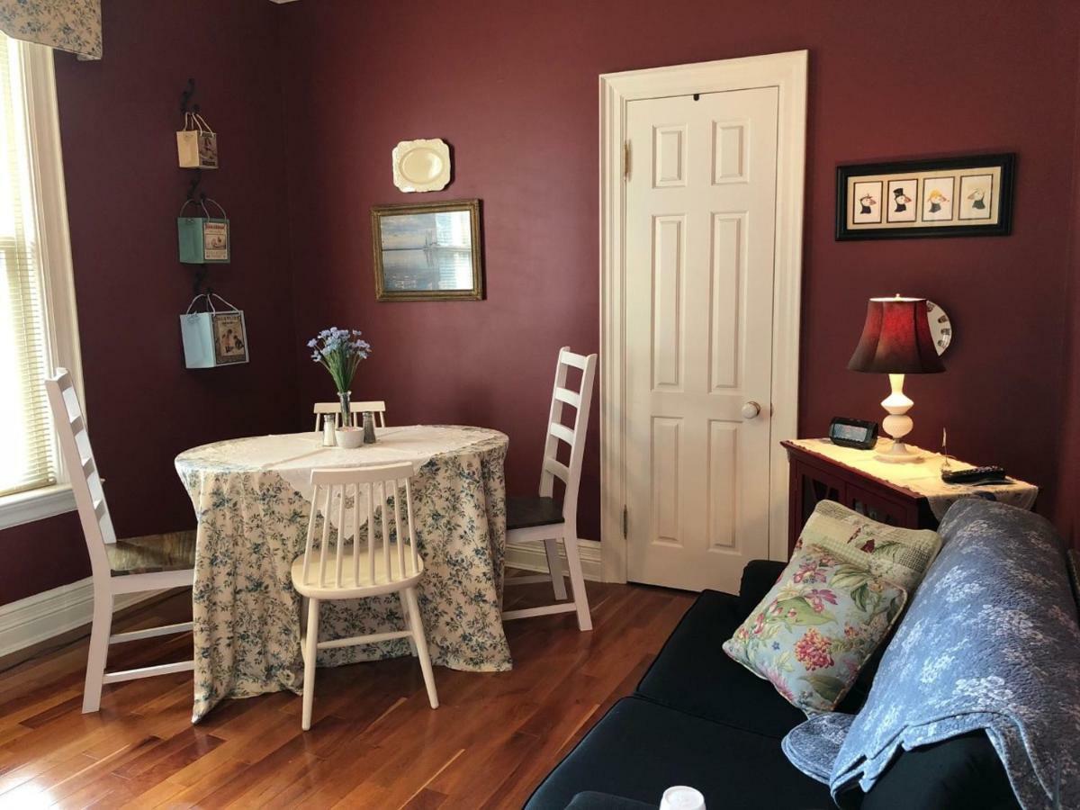 Clydesdale House Bed and Breakfast Barrie Εξωτερικό φωτογραφία
